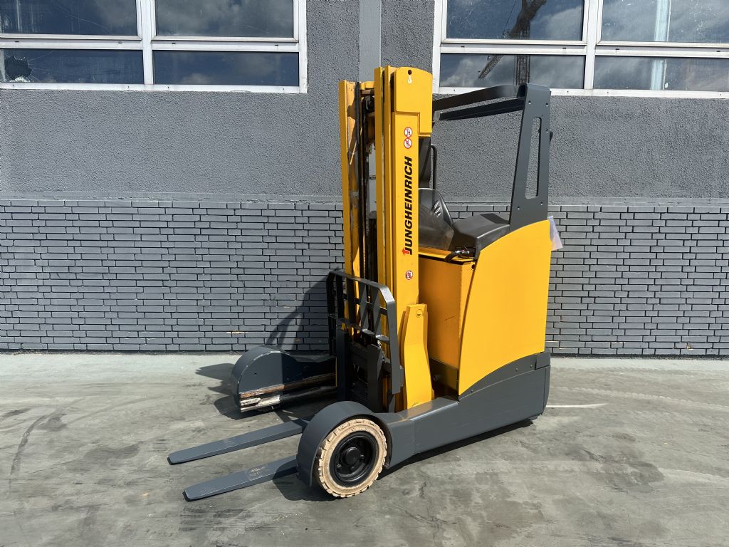 Jungheinrich ETV C 16 Baujahr 2012/ / HH 5,3 M Akku 2012 / Stunden 6223 Schubmaststapler www.gst-logistic.com