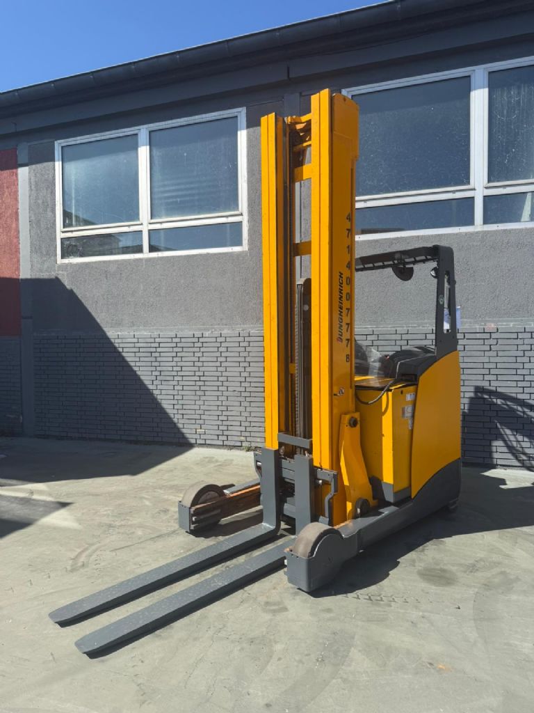 Jungheinrich ETV 325 Baujahr 2012 / HH 7400 Akku 2025 Neu Reach Truck www.gst-logistic.com