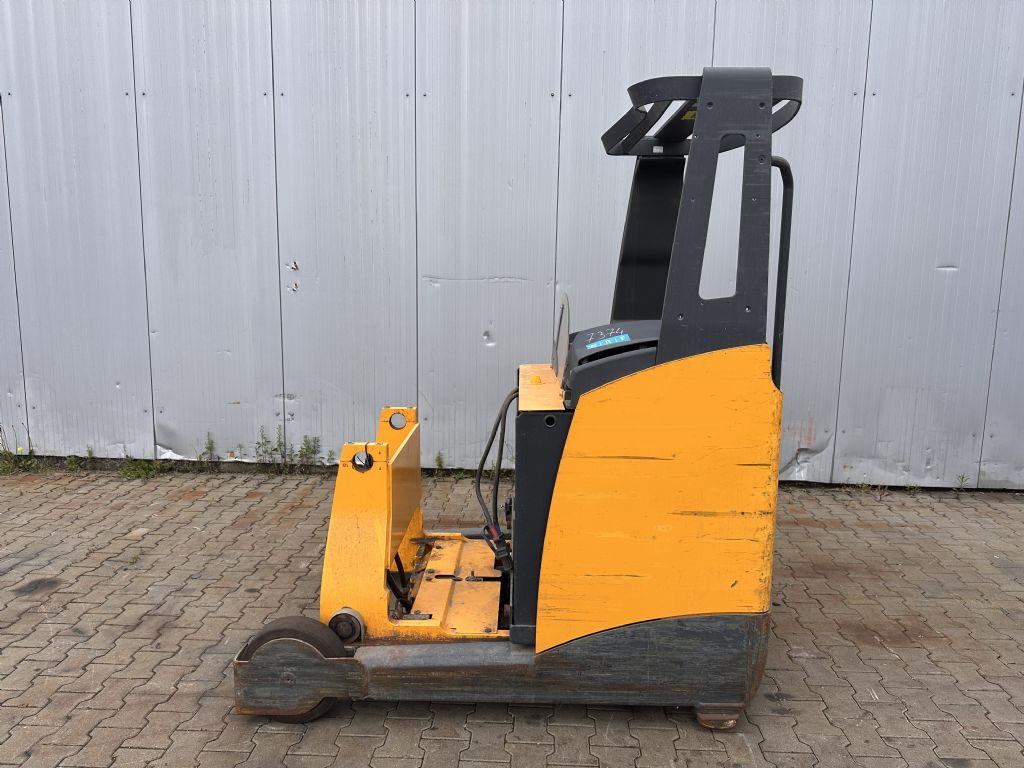 Jungheinrich ETV 320 Baujahr 2013 / HH 10,70M Defekt/ Ersatzteilträger Schubmaststapler www.gst-logistic.com