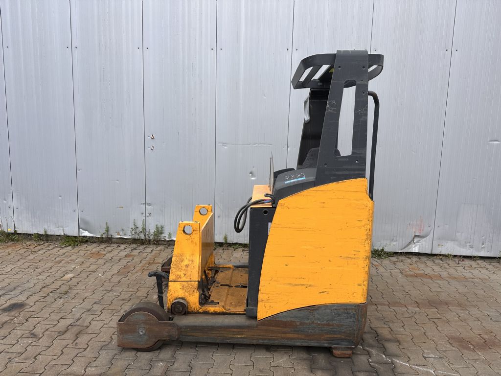 Jungheinrich ETV 320 Baujahr 2013 / HH 10,70M Defekt/ Ersatzteilträger Schubmaststapler www.gst-logistic.com