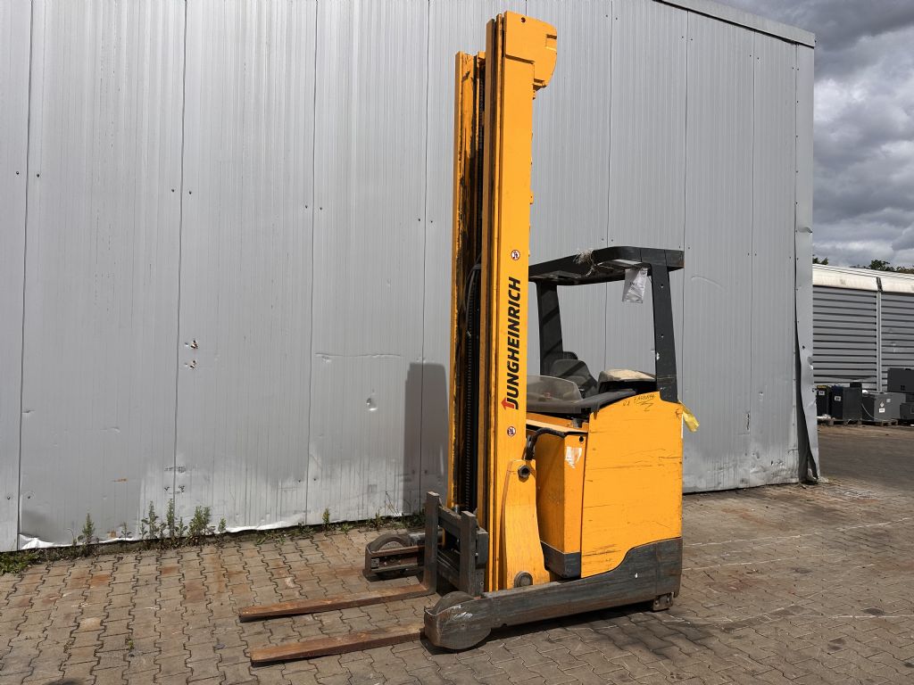 Jungheinrich ETV 214 Baujahr 2015/ HH 9,02 Defekt/ Ersatzteilträger Schubmaststapler www.gst-logistic.com