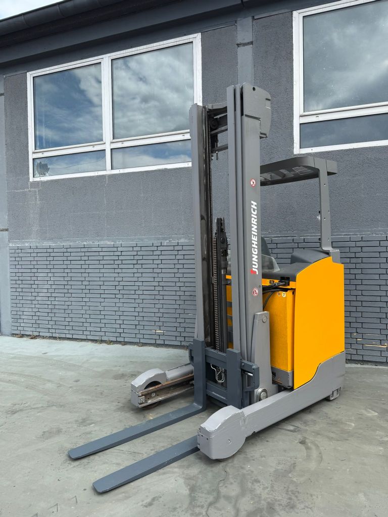 Jungheinrich ETM 214 Baujahr 2015 / HH 6500 Akku 2017 Schubmaststapler www.gst-logistic.com