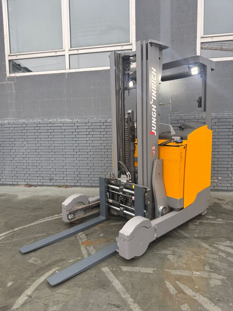 Jungheinrich ETV 320 Baujahr 2022 / HH 5,0M / Akku 2022 / IZVG Schubmaststapler www.gst-logistic.com