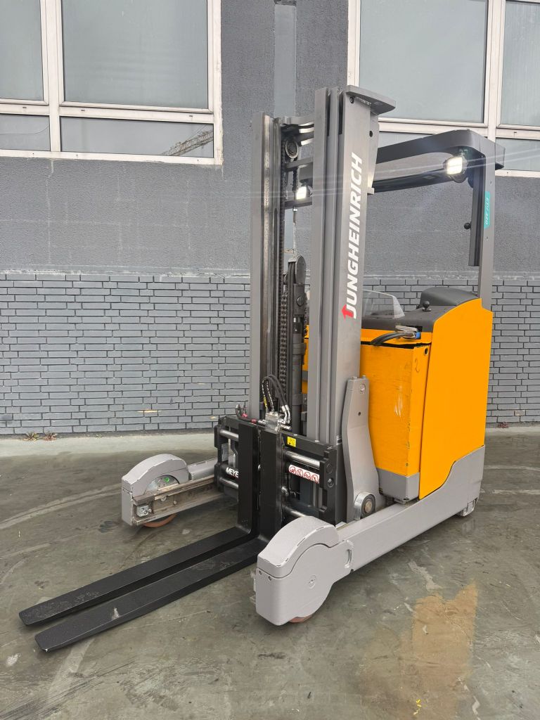 Jungheinrich ETV 320 Baujahr 2022 / HH 5,0M / Akku 2022 / IZVG Schubmaststapler www.gst-logistic.com