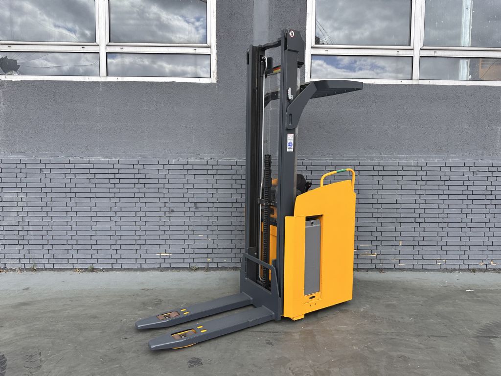 Jungheinrich ESC 216 Baujahr 2010/ HH 4,2M/ Std. 6676 Akku 2018 Hochhubwagen www.gst-logistic.com