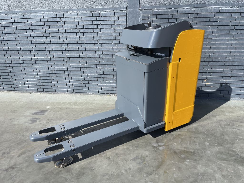 Jungheinrich ESE 120 Baujahr 2010 Gabeleange 1150mm Niederhubkommissionierer www.gst-logistic.com Jungheinrich ESE 120 Baujahr 2010 Gabeleange 1150mm Niederhubkommissionierer www.gst-logistic.com