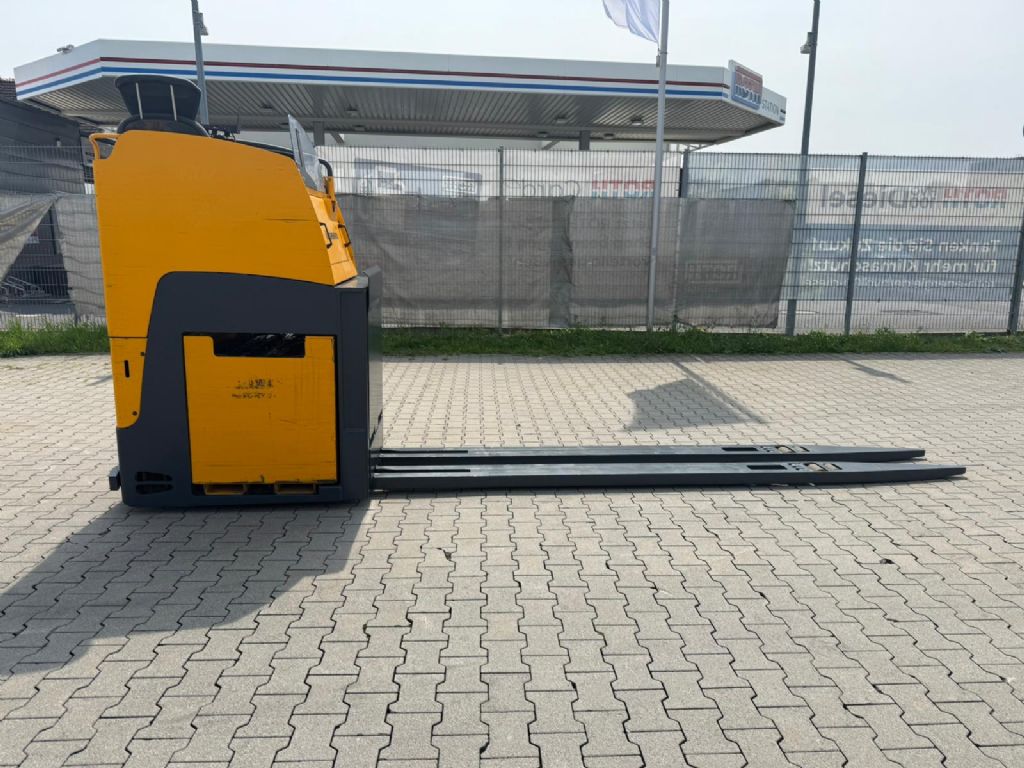 Jungheinrich ESE 533 Baujahr 2013 Gabeleange 3600 Akku 2018 Niederhubkommissionierer www.gst-logistic.com
