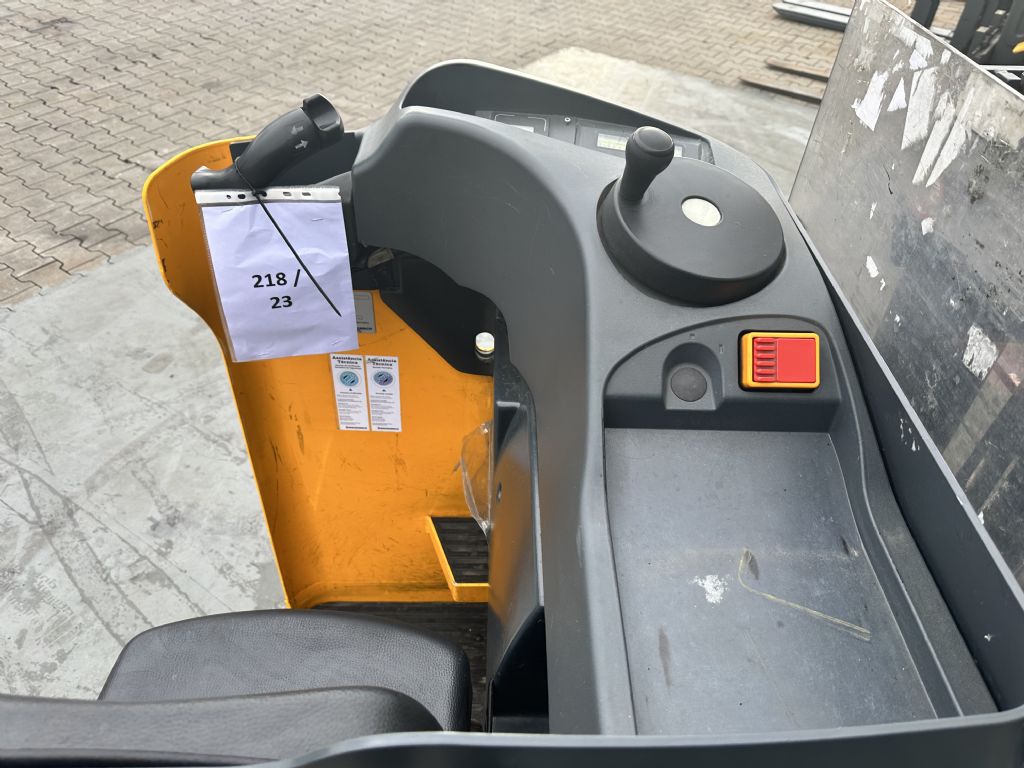 Jungheinrich ESD 120 Baujahr 2014 HH 1660 Akku 2021 Hochhubwagen www.gst-logistic.com Jungheinrich ESD 120 Baujahr 2014 HH 1660 Akku 2021 Hochhubwagen www.gst-logistic.com