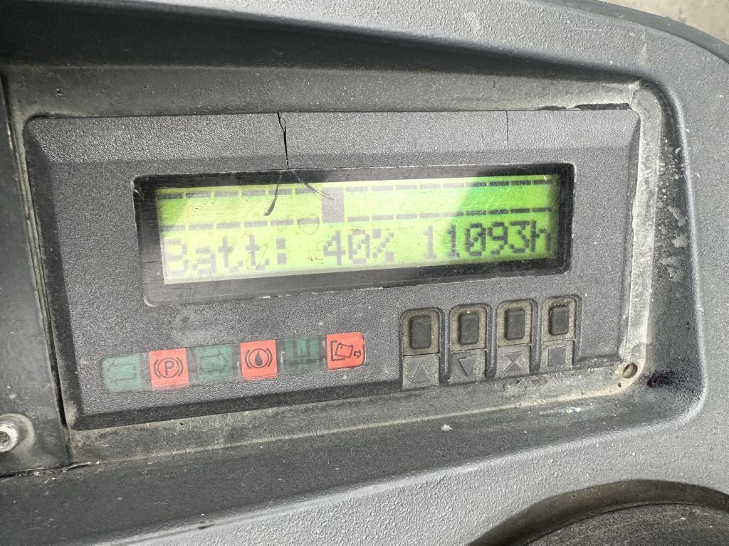 Jungheinrich ESD 120 Baujahr 2014 HH 1660 Akku 2021 Hochhubwagen www.gst-logistic.com Jungheinrich ESD 120 Baujahr 2014 HH 1660 Akku 2021 Hochhubwagen www.gst-logistic.com