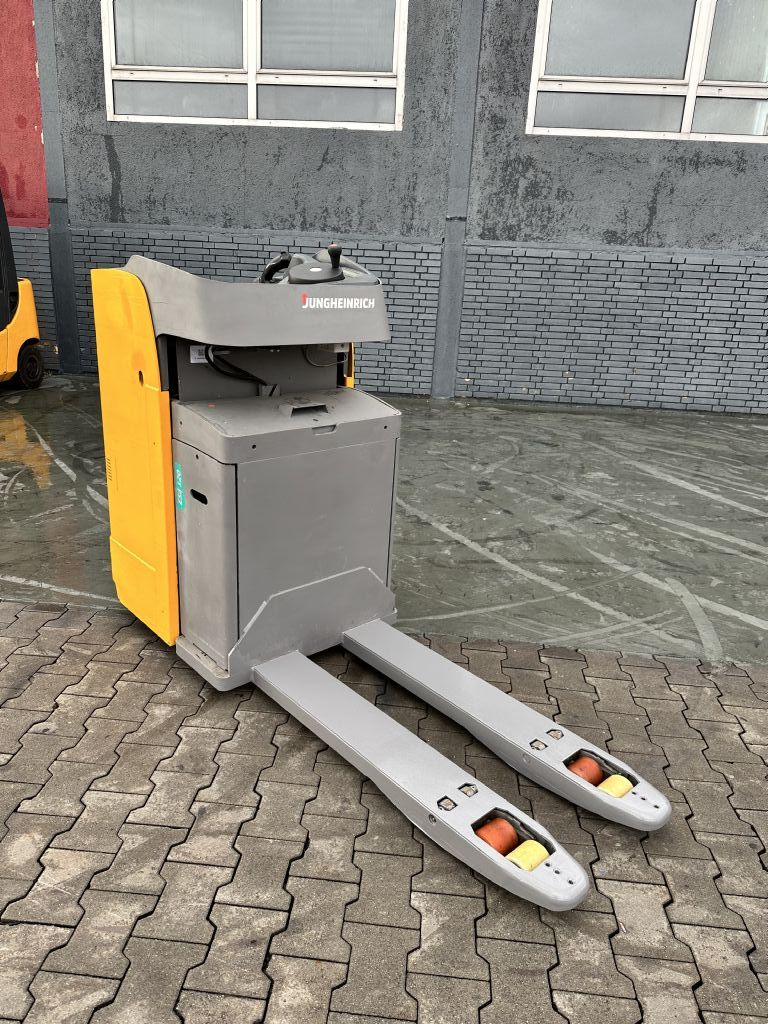 Jungheinrich ESE 120 Baujahr 2016 Stunden 3028  Batterie 2015 Niederhubkommissionierer www.gst-logistic.com