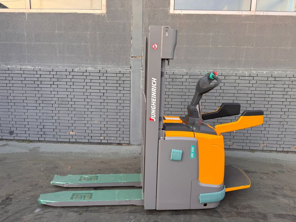 Jungheinrich ERC 220 Baujahr 2017/ HH 2,5M/ Jungstars***** Hochhubwagen www.gst-logistic.com