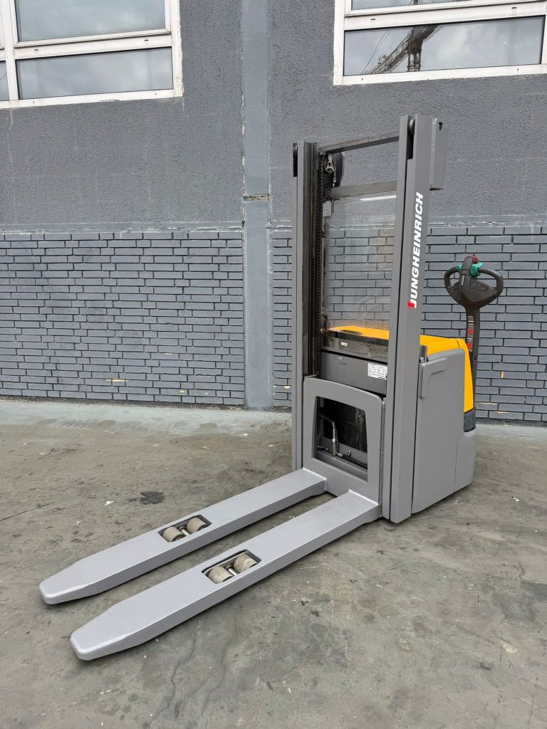 Jungheinrich EJC 220 Baujahr 2018 Stunden 1103 Akku 2018 Hochhubwagen www.gst-logistic.com