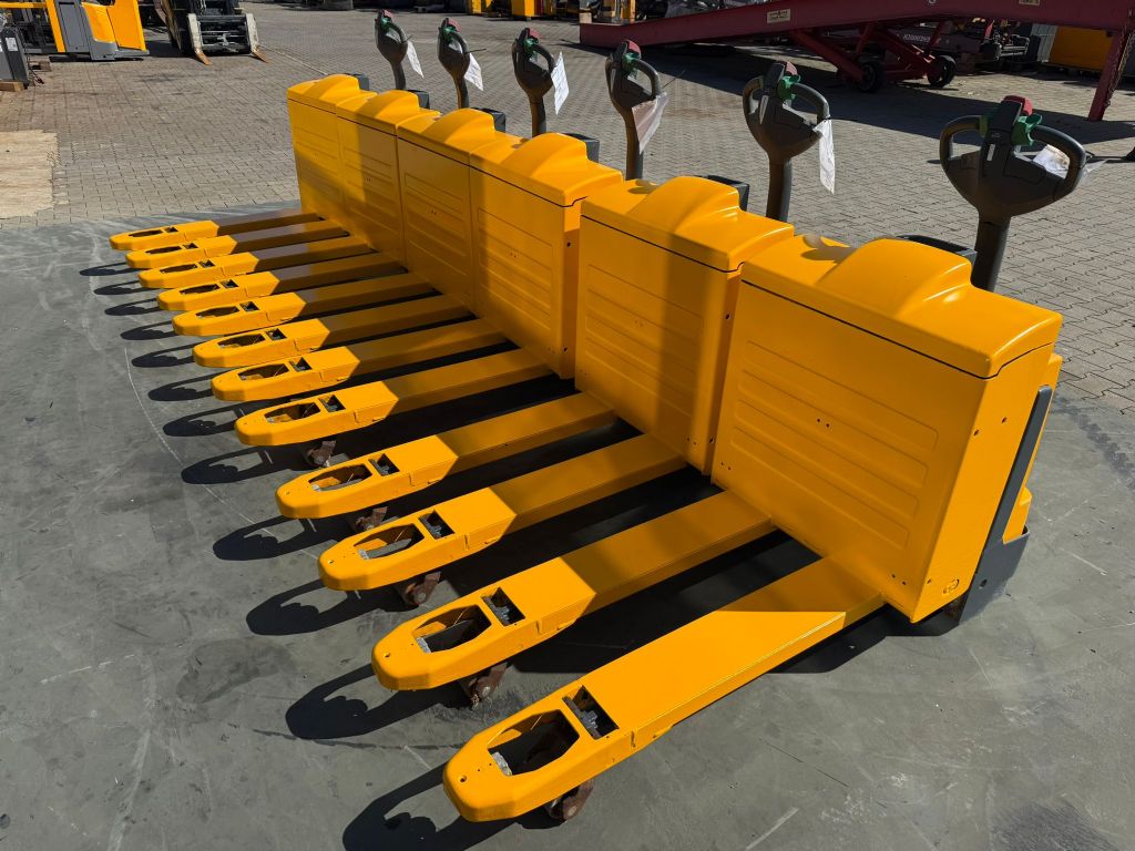 Jungheinrich EJE 220 5x  Vorhanden Akku 2022 Int. Ladegert Niederhubwagen www.gst-logistic.com