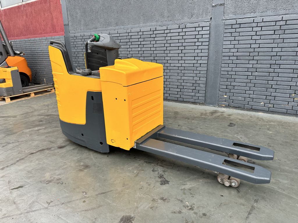 Jungheinrich ERE 225 Baujahr 2013 Stunden 7735 Akku 2019 Niederhubkommissionierer www.gst-logistic.com Jungheinrich ERE 225 Baujahr 2013 Stunden 7735 Akku 2019 Niederhubkommissionierer www.gst-logistic.com