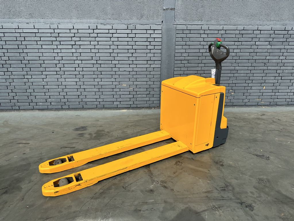 Jungheinrich Batterie Wechsler NEUWERTIG  Niederhubwagen www.gst-logistic.com