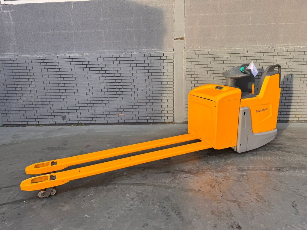 Jungheinrich ERE 225 Baujahr 2018 Akku 2021 Gabell�nge 2400 Niederhubkommissionierer www.gst-logistic.com