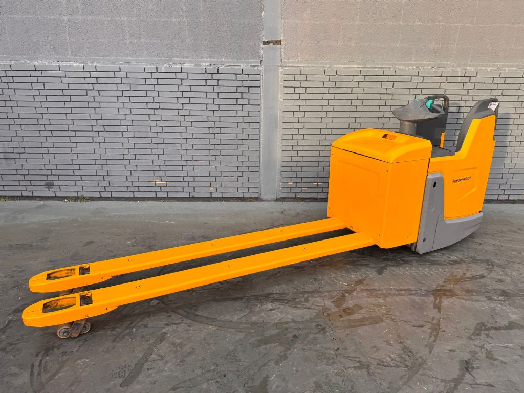 Jungheinrich ERE 225 Baujahr 2018 Akku 2018 Gabell�nge 2400 Niederhubkommissionierer www.gst-logistic.com