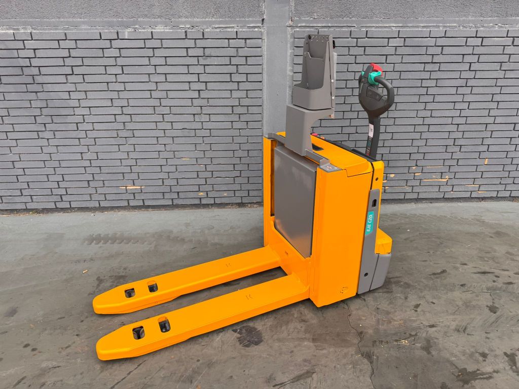 Jungheinrich EJE C 20 Baujahr 2020/Std. 1474 / TOP ZUSTAND / Doppelstock Niederhubwagen www.gst-logistic.com Jungheinrich EJE C 20 Baujahr 2020/Std. 1474 / TOP ZUSTAND / Doppelstock Niederhubwagen www.gst-logistic.com