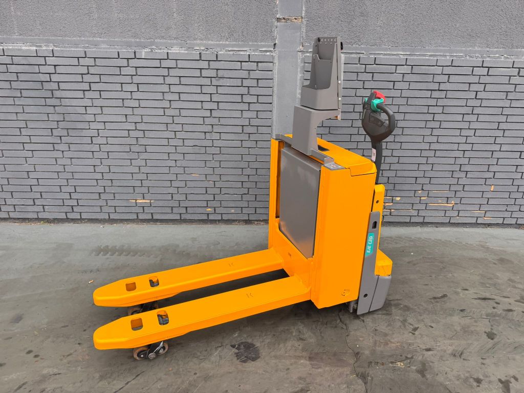 Jungheinrich EJE C 20 Baujahr 2020/Std. 1474 / TOP ZUSTAND / Doppelstock Niederhubwagen www.gst-logistic.com Jungheinrich EJE C 20 Baujahr 2020/Std. 1474 / TOP ZUSTAND / Doppelstock Niederhubwagen www.gst-logistic.com