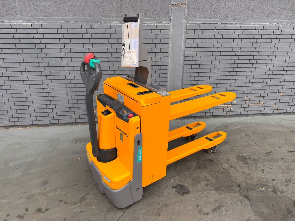 Jungheinrich EJE C 20 Baujahr 2020/Std. 1474 / TOP ZUSTAND / Doppelstock Niederhubwagen www.gst-logistic.com Jungheinrich EJE C 20 Baujahr 2020/Std. 1474 / TOP ZUSTAND / Doppelstock Niederhubwagen www.gst-logistic.com