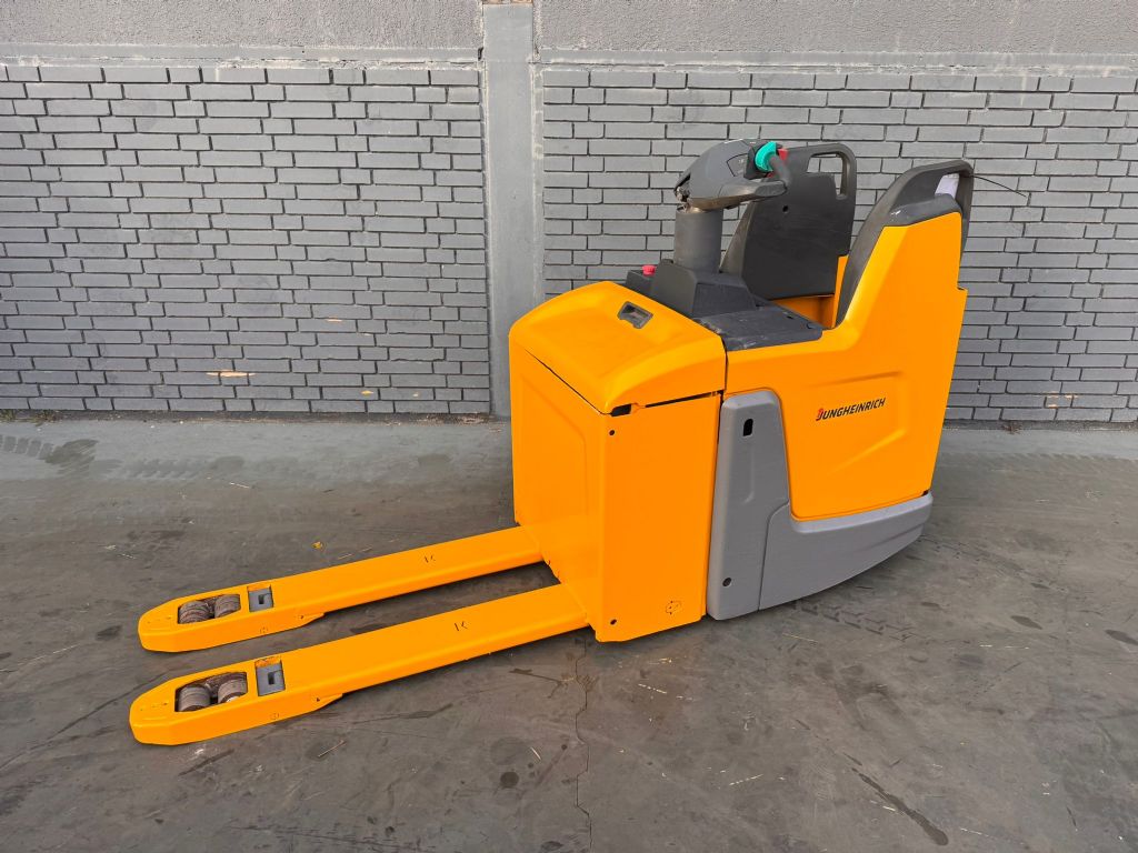 Jungheinrich ERE 225 Baujahr 2020 Akku 2017 EPS LEnkung Niederhubwagen www.gst-logistic.com