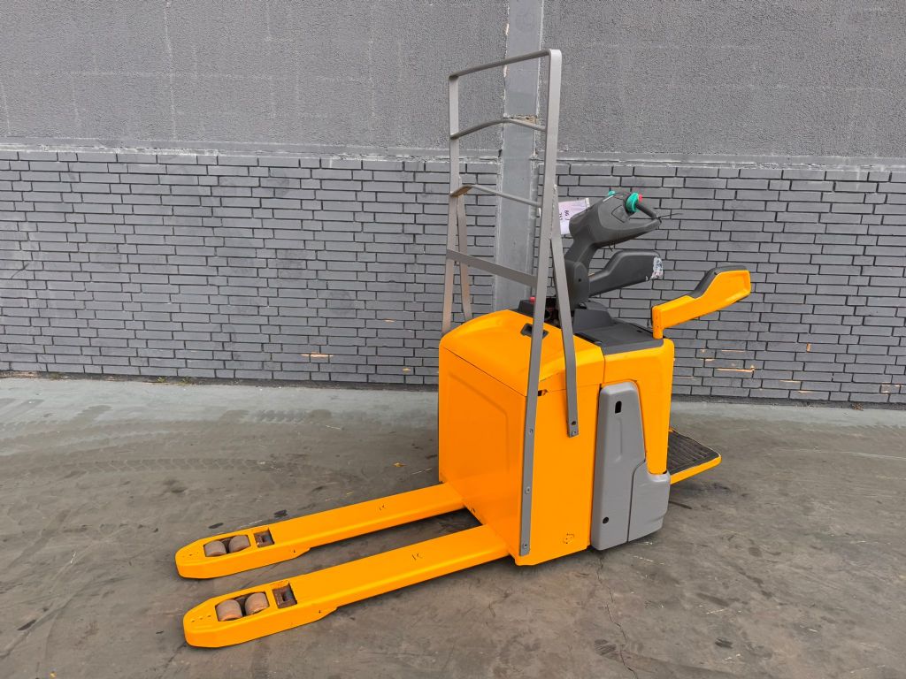 Jungheinrich ERE 120 Baujahr 2021/ Stunden 4413/ EPS Lenkung Niederhubwagen www.gst-logistic.com