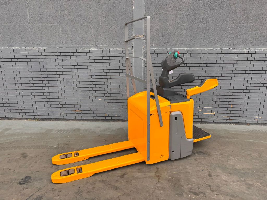 Jungheinrich ERE 120 Baujahr 2021/ Stunden 4554/ EPS Lenkung Niederhubwagen www.gst-logistic.com