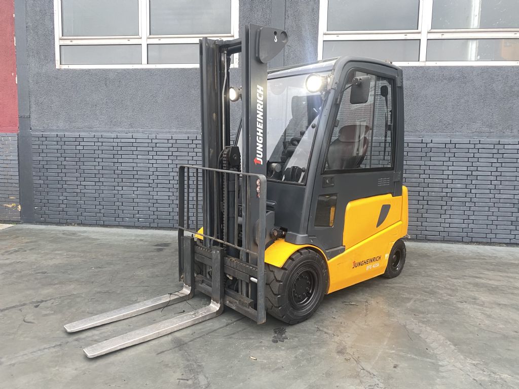 Jungheinrich EFG 425k Baujahr 2010 Stunden 1165  Akku 2017 Elektro 4 Rad-Stapler www.gst-logistic.com