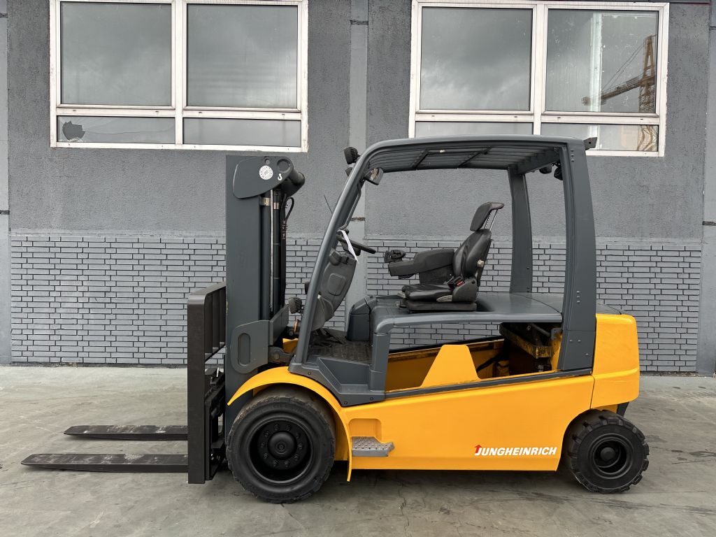 Jungheinrich EFG 550 Baujahr 2011/ Stunden 16134/ Ohne Akku Elektro 4 Rad-Stapler www.gst-logistic.com