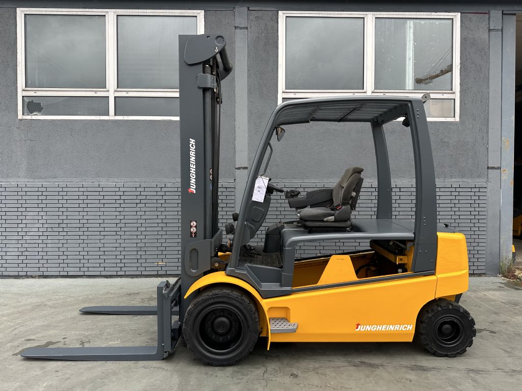 Jungheinrich EFG 550 Baujahr 2010/ Stunden 15149 / Ohne Akku Elektro 4 Rad-Stapler www.gst-logistic.com