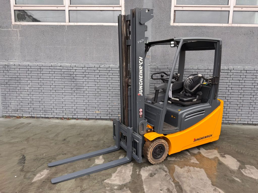 Jungheinrich EFG 216 Baujahr 2012/ Stunden 8094 / Akku 2018 / Triplex Elektro 3 Rad-Stapler www.gst-logistic.com