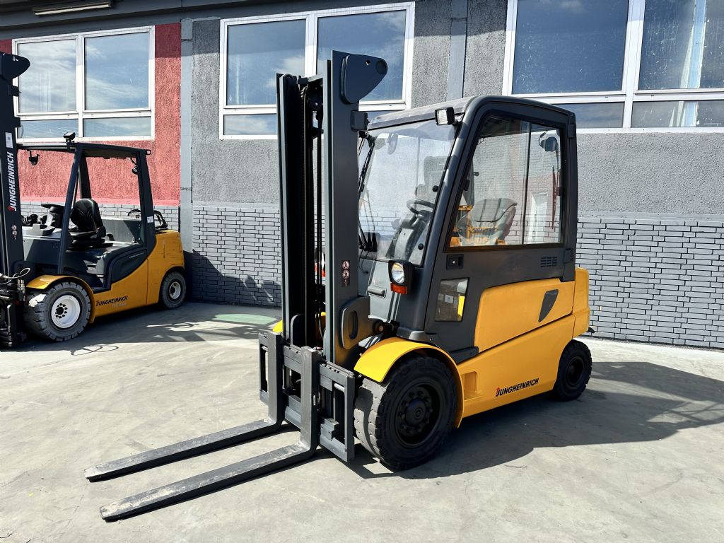 Jungheinrich EFG 535 Baujahr 2013 Akku 2022 Stunden 8779 Elektro 4 Rad-Stapler www.gst-logistic.com