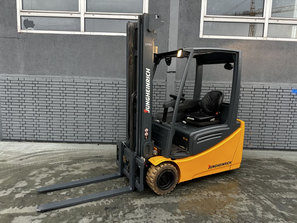Jungheinrich EFG 220 Baujahr 2013/ Stunden 11620 / TRIPLEX 5,5M / Akku 2019 Elektro 3 Rad-Stapler www.gst-logistic.com