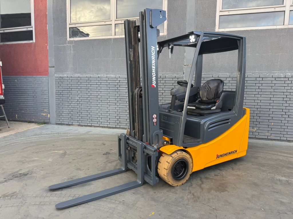 Jungheinrich EFG 218 Baujahr 2014 / Akku 2020 HH 5000 Elektro 3 Rad-Stapler www.gst-logistic.com