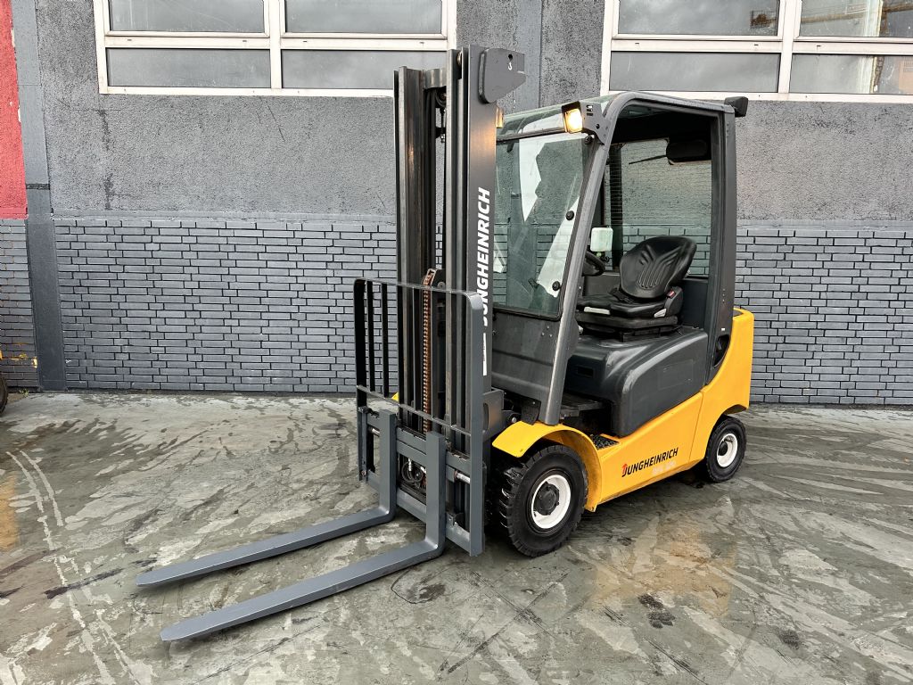 Jungheinrich DFG 320 Baujahr 2014 / HH 5000 Tragkraft 2000 Kg Dieselstapler www.gst-logistic.com