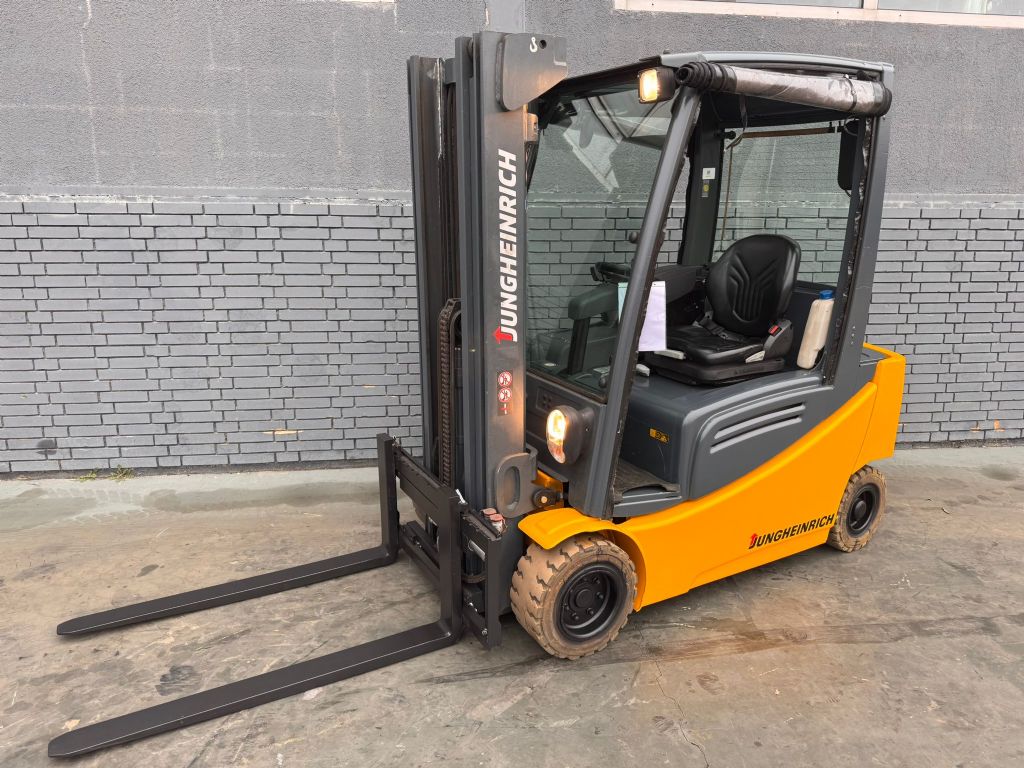 Jungheinrich EFG 320 Baujahr 2014/  HH 4640/Akku 2021 Elektro 4 Rad-Stapler www.gst-logistic.com