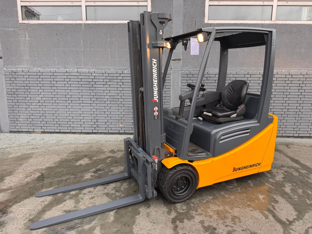 Jungheinrich EFG 220 Baujahr 2016 / Akku 2022 HH 4640 Elektro 3 Rad-Stapler www.gst-logistic.com