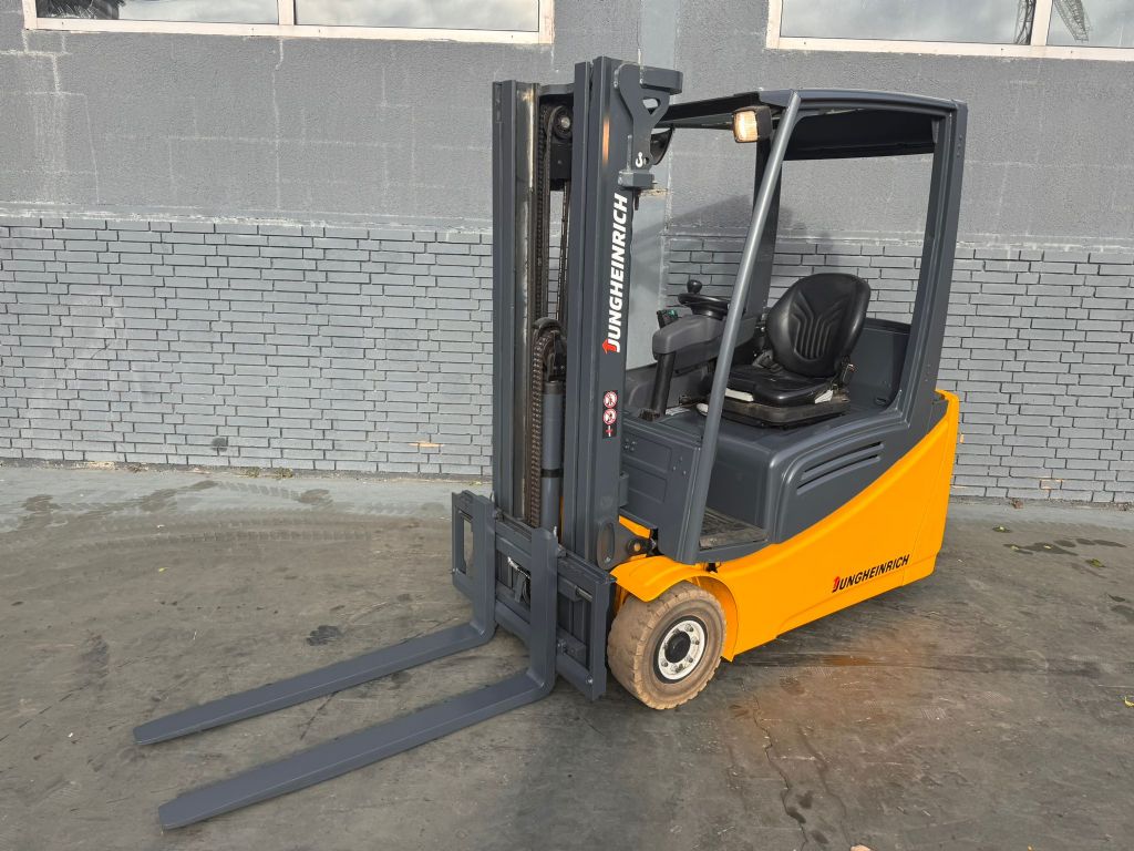 Jungheinrich EFG 216 Baujahr 2015 / Stunden 4521 HH 4,4M Elektro 3 Rad-Stapler www.gst-logistic.com