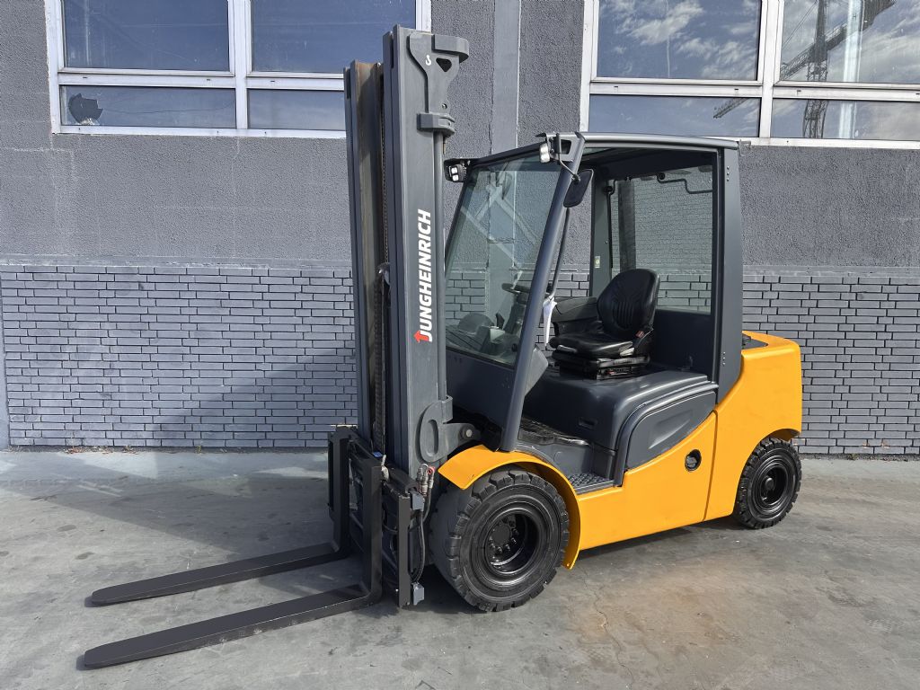 Jungheinrich DFG 435s Baujahr 2015 /Stunden 6494 / Triplex/3+4Ventil Treibgasstapler www.gst-logistic.com