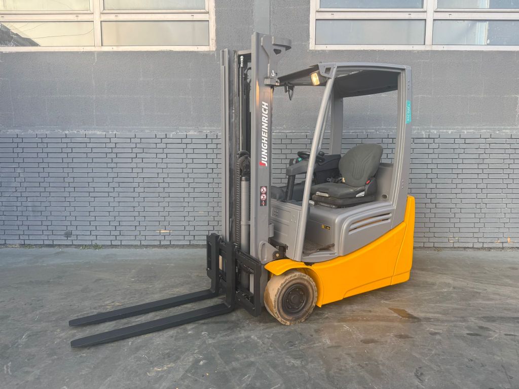 Jungheinrich EFG 215 Baujahr 2016 / HH 3300 Akku 2022 Elektro 3 Rad-Stapler www.gst-logistic.com