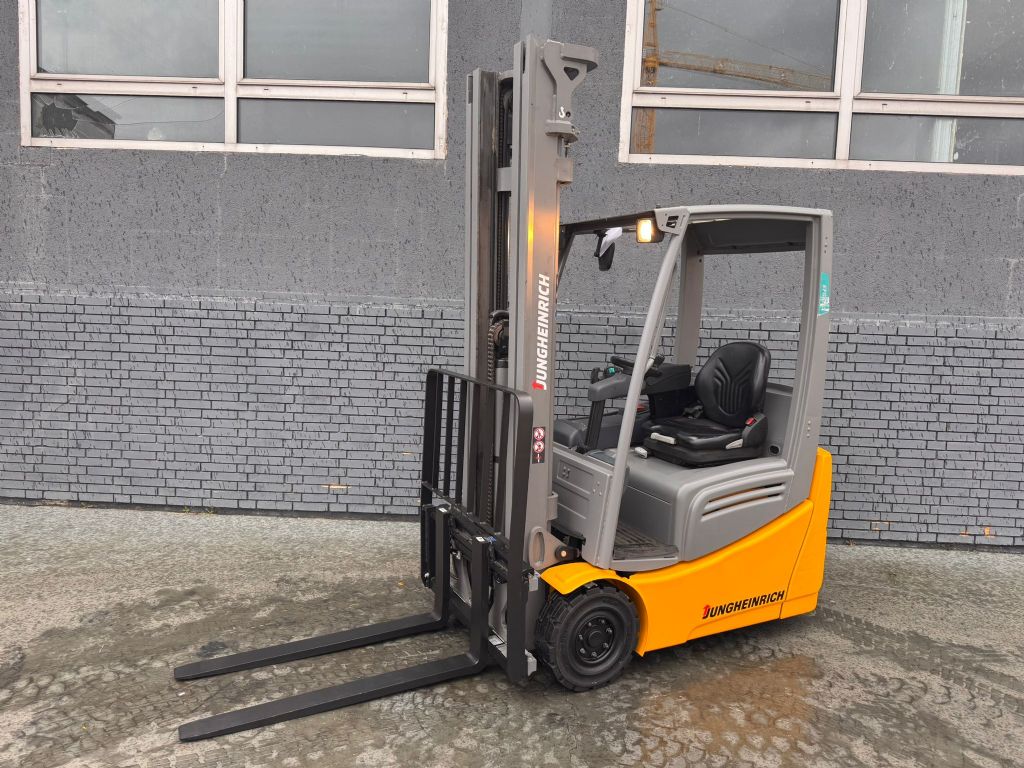 Jungheinrich EFG 215 Baujahr 2016 / Stunden 4489 HH 6000 Elektro 3 Rad-Stapler www.gst-logistic.com