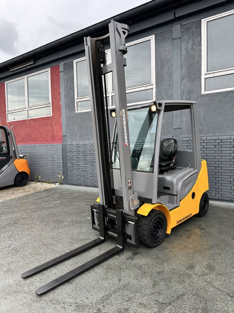 Jungheinrich DFG 320s  Baujahr 2017 / Stunden 4962 / HH 5000 Dieselstapler www.gst-logistic.com