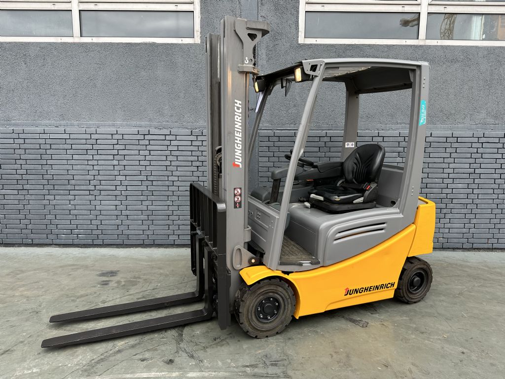 Jungheinrich EFG 316k Baujahr 2017 Stunden 14194 Triplex 5,0 Meter Elektro 4 Rad-Stapler www.gst-logistic.com