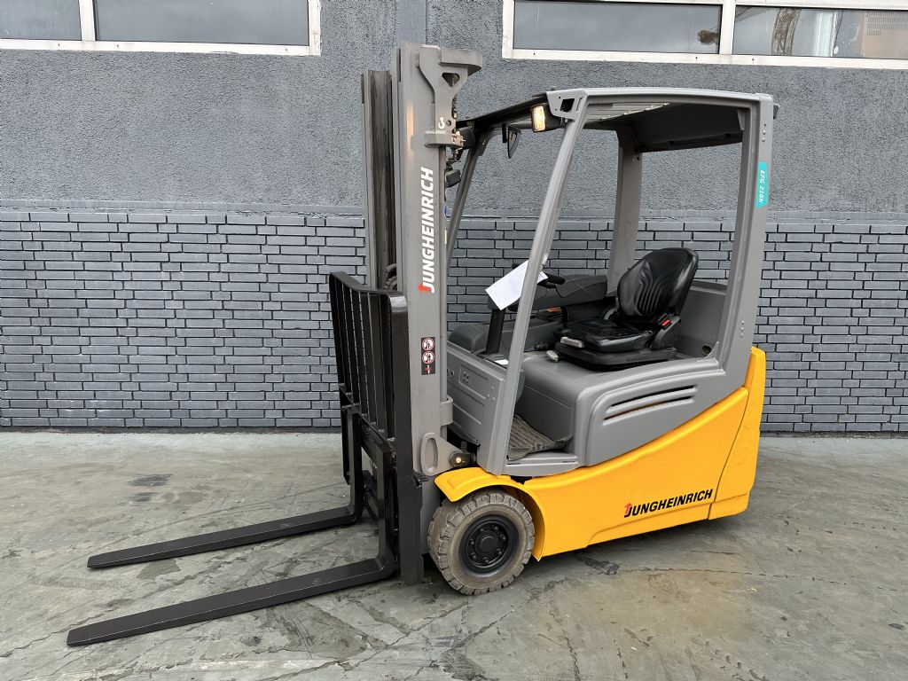 Jungheinrich EFG 216k Baujahr 2017/ Stunden 16844 / TRIPLEX 4,7 Meter Elektro 3 Rad-Stapler www.gst-logistic.com