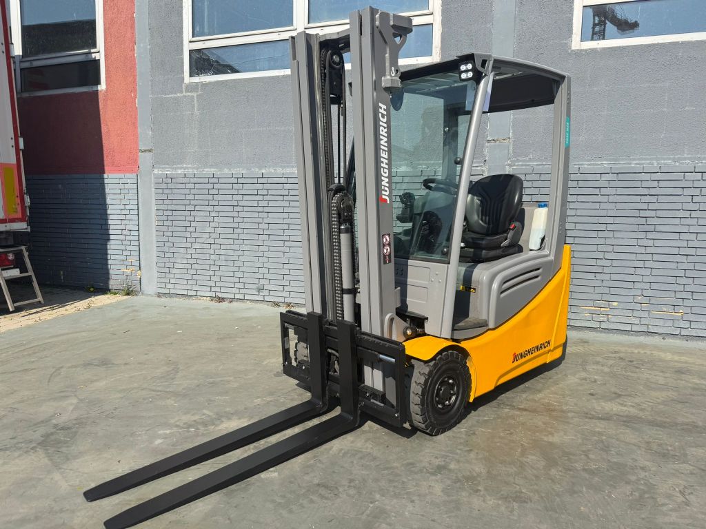 Jungheinrich EFG 216k Baujahr 2017 / Stunden 2202 HH 4640 Elektro 3 Rad-Stapler www.gst-logistic.com