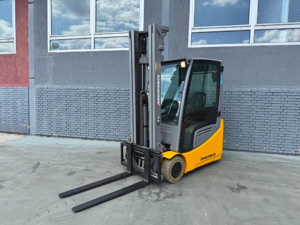 Jungheinrich EFG 216 Baujahr 2018/ HH 5500 Vollkabine Elektro 3 Rad-Stapler www.gst-logistic.com