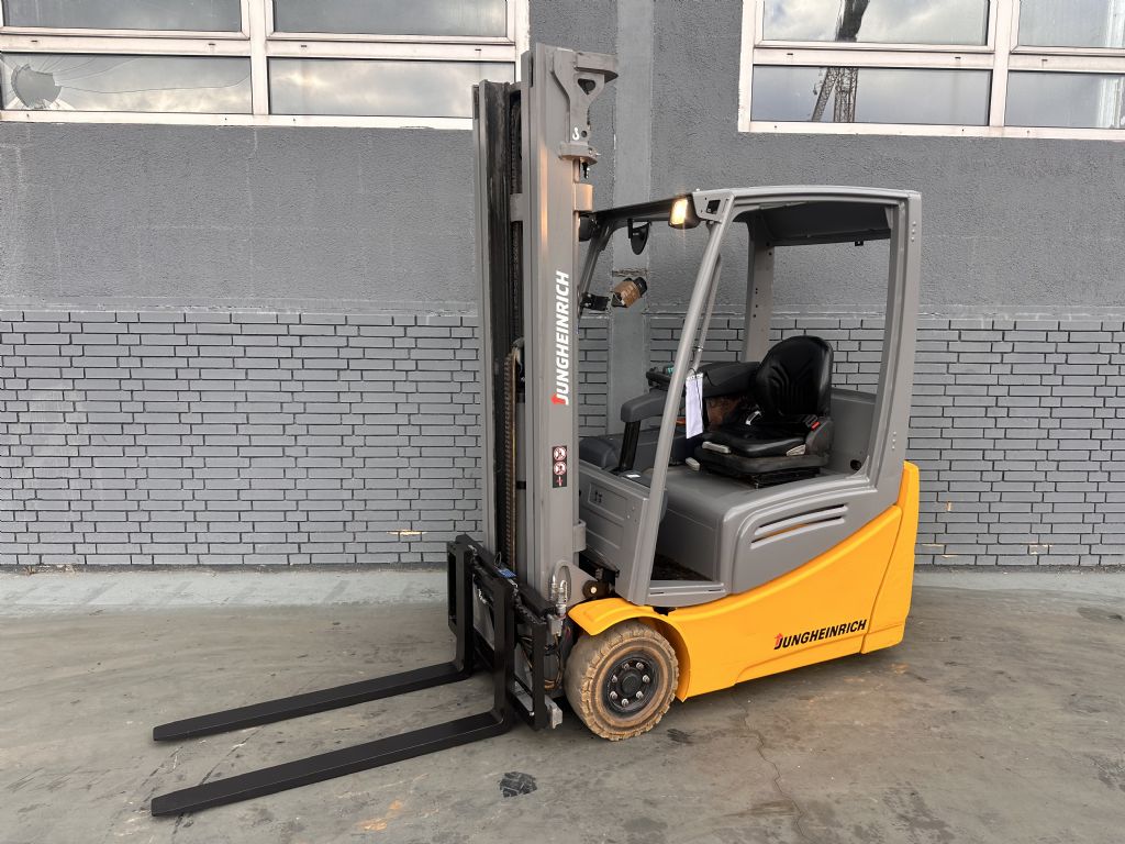 Jungheinrich EFG 216k Baujahr 2018 / Stunden 15254 HH 5 5,5M/ Triplex Elektro 3 Rad-Stapler www.gst-logistic.com