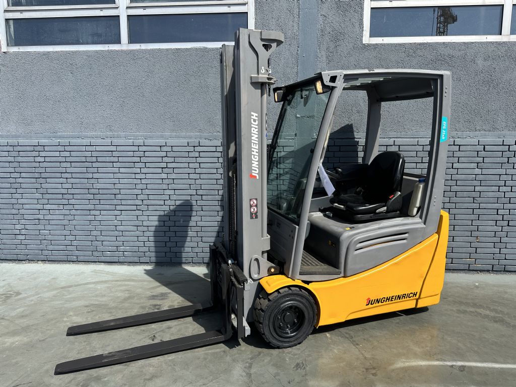 Jungheinrich EFG 218k Baujahr 2016/ Stunden 14291/ TRIPLEX 5,0 Meter Elektro 3 Rad-Stapler www.gst-logistic.com