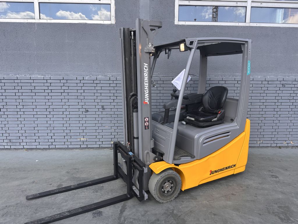 Jungheinrich EFG 216k Baujahr 2018 / Stunden 13940 HH 3,3M/ Duplex Elektro 3 Rad-Stapler www.gst-logistic.com