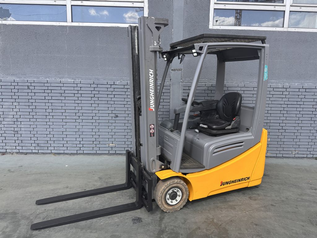 Jungheinrich EFG 216k Baujahr 2018 / Stunden 19150 HH 5,0M/ Triplex Elektro 3 Rad-Stapler www.gst-logistic.com
